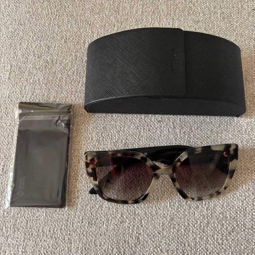 Prada Tortoise Sunglasses With Case spr24x